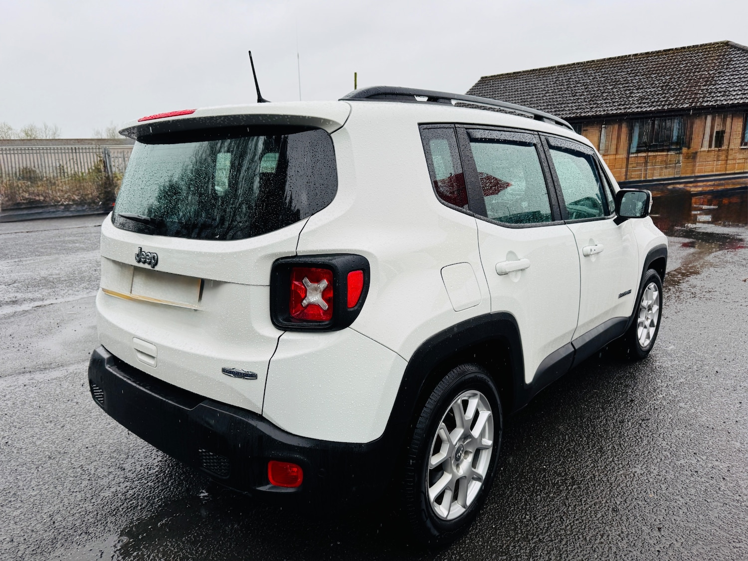 Used Jeep Renegade 2018 for sale - 78137377: Photo 2