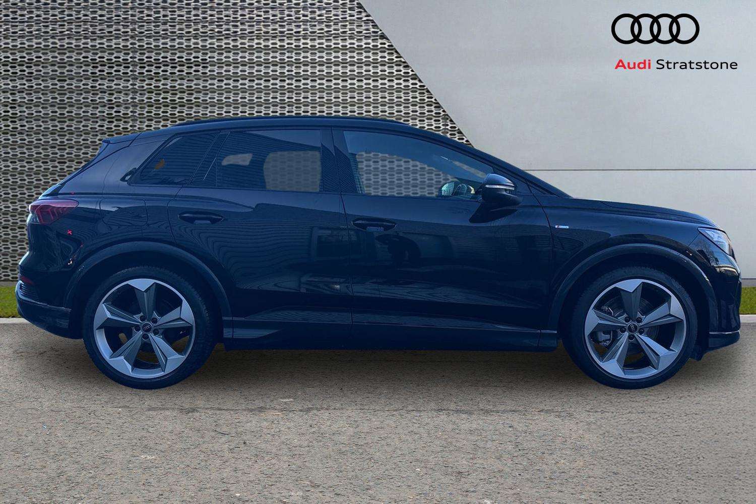 Used Audi Q4 e-tron 2025 for sale - 77795540: Photo 4