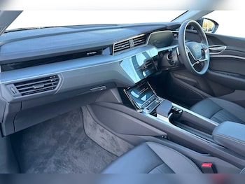 Used Audi Q8 2024 for sale - 74716219: Photo