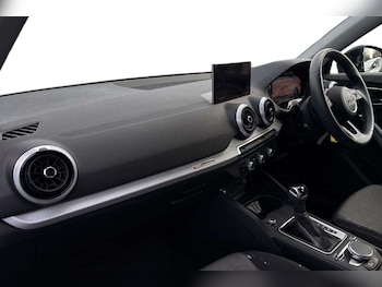 Used Audi Q2 2023 for sale - 77397857: Photo