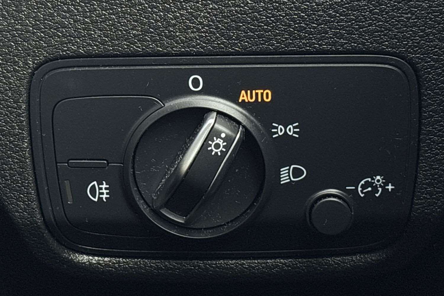 Used Audi Q2 2023 for sale - 77397857: Photo 33