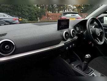 Used Audi Q2 2022 for sale - 76298365: Photo 2