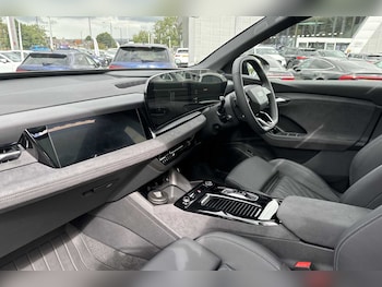 Used Audi Q6 e-tron 2024 for sale - 74716712: Photo