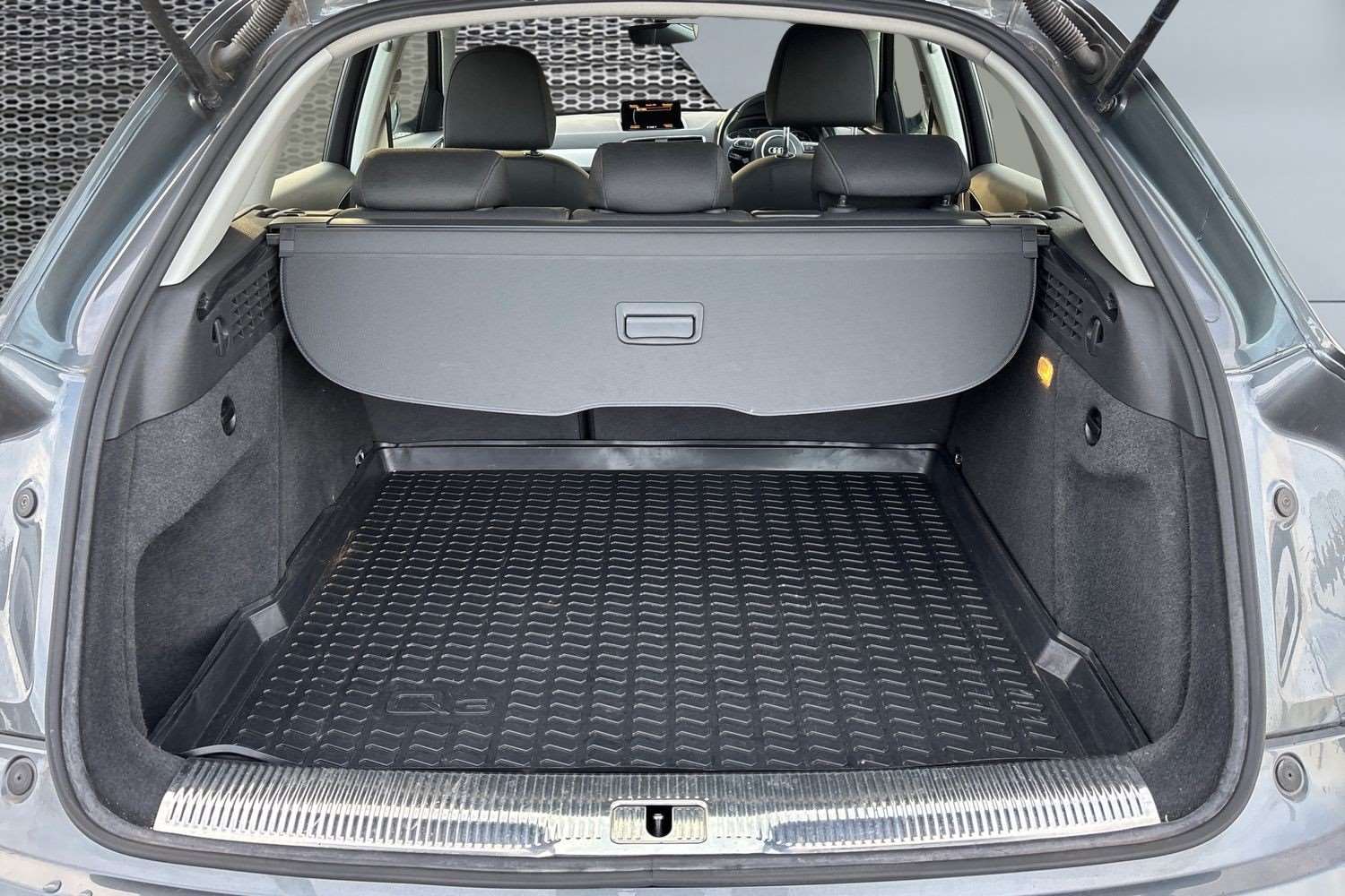 Used Audi Q3 2016 for sale - 76691987: Photo 13