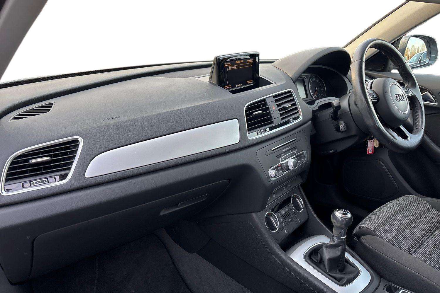 Used Audi Q3 2016 for sale - 76691987: Photo 2