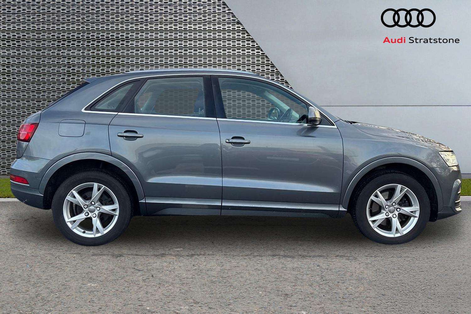 Used Audi Q3 2016 for sale - 76691987: Photo 4