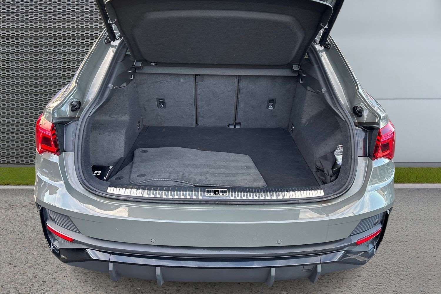 Used Audi Q3 2023 for sale - 77000298: Photo 13