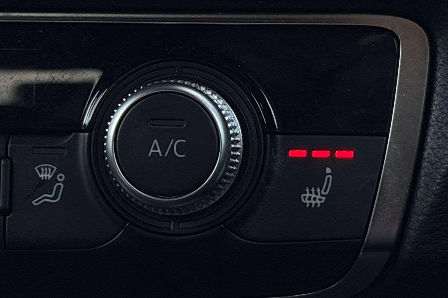 Used Audi Q3 2023 for sale - 77000298: Photo 28