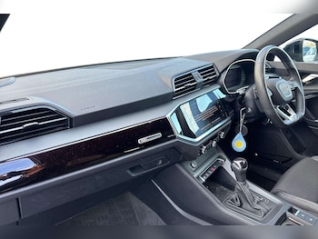 Used Audi Q3 2023 for sale - 77000298: Photo