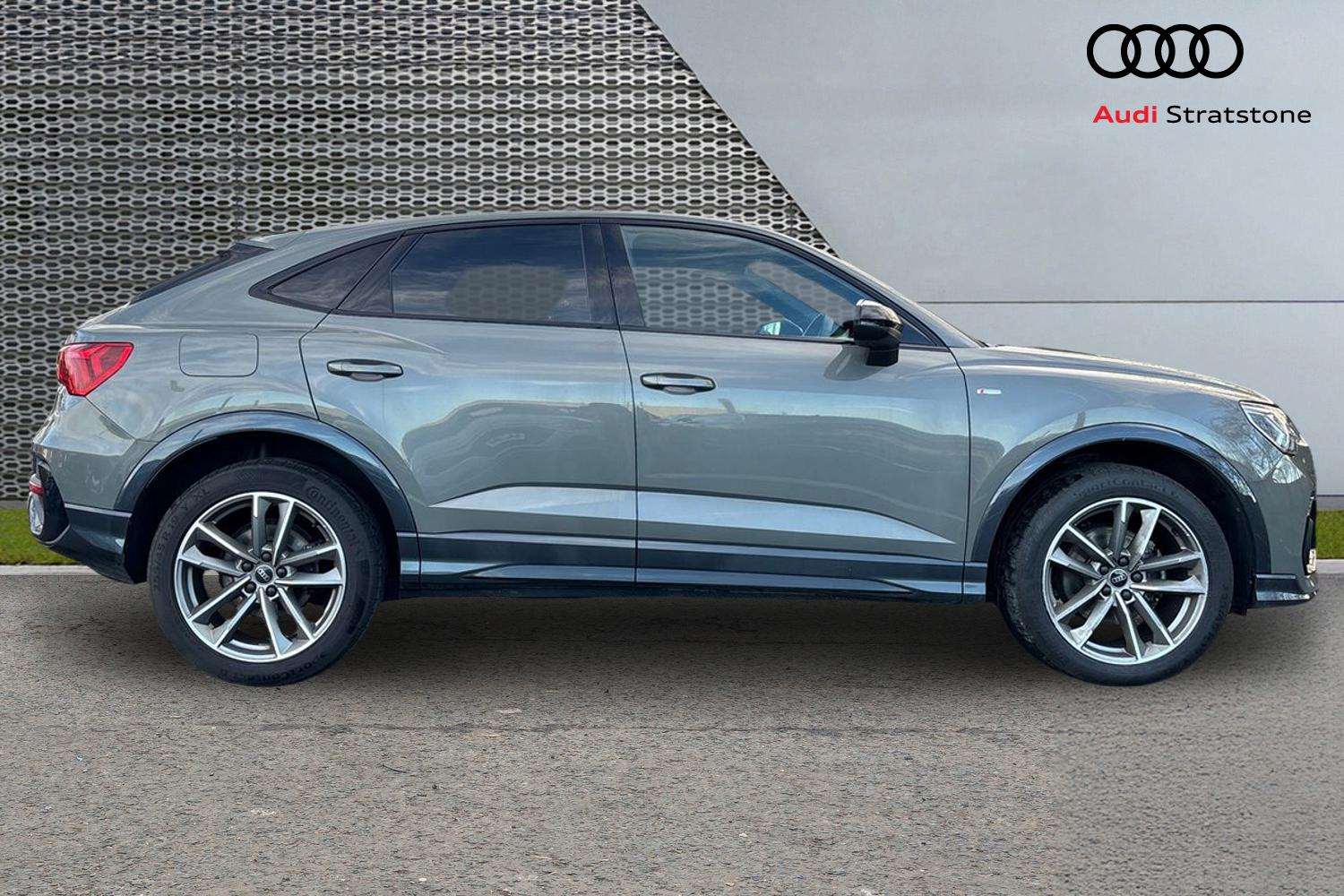 Used Audi Q3 2023 for sale - 77000298: Photo 4