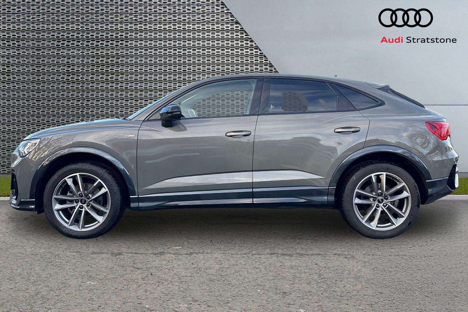 Used Audi Q3 2023 for sale - 77000298: Photo 8