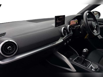 Used Audi Q2 2021 for sale - 77698901: Photo