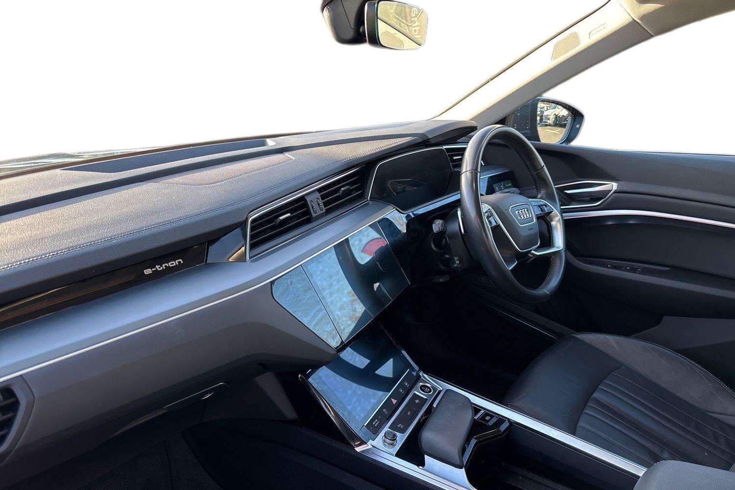 Used Audi Q8 2023 for sale - 77361292: Photo 2