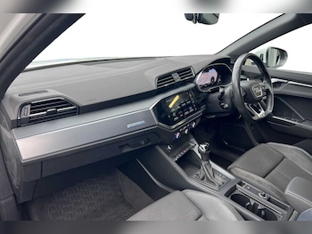 Used Audi Q3 2018 for sale - 75555322: Photo