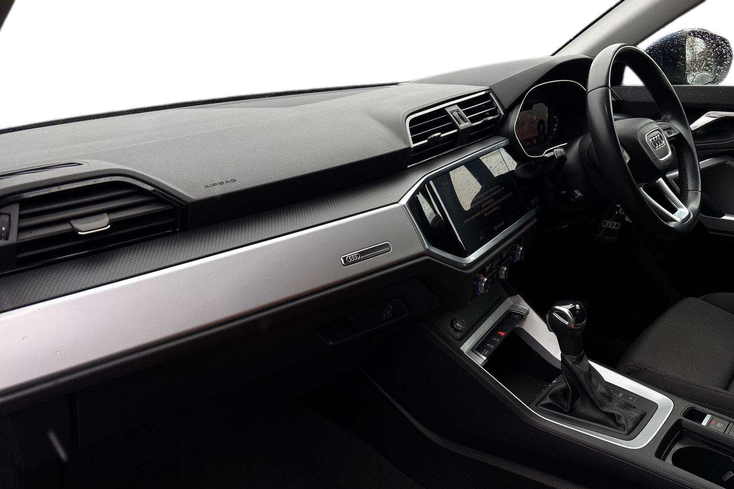 Used Audi Q3 2022 for sale - 77698877: Photo 2