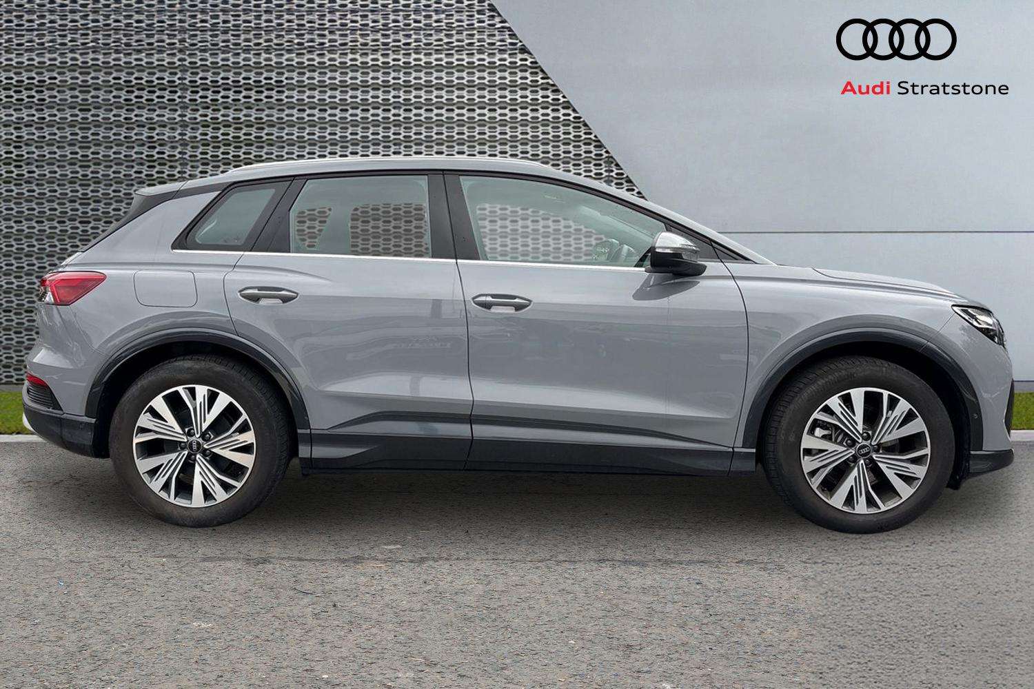 Used Audi Q4 e-tron 2025 for sale - 76298419: Photo 4