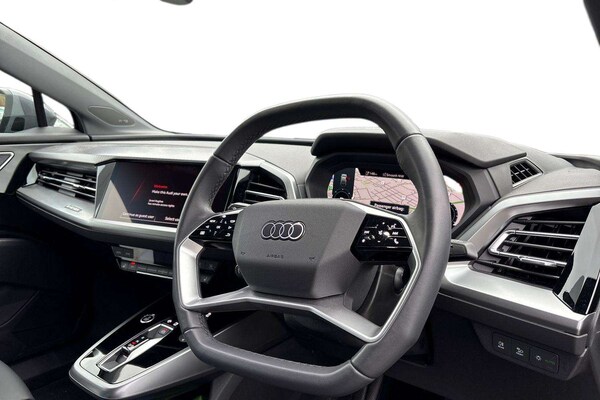 Used Audi Q4 e-tron 2025 for sale - 76298419: Photo 6