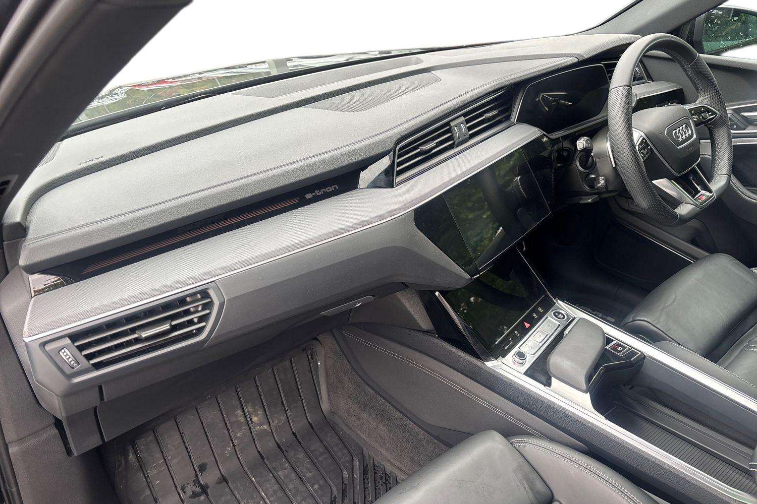 Used Audi Q8 2024 for sale - 76156351: Photo 2