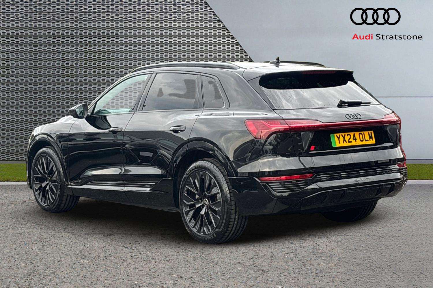 Used Audi Q8 2024 for sale - 76156351: Photo 3