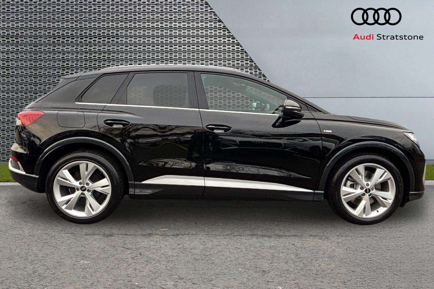 Used Audi Q4 e-tron 2025 for sale - 78010387: Photo 4