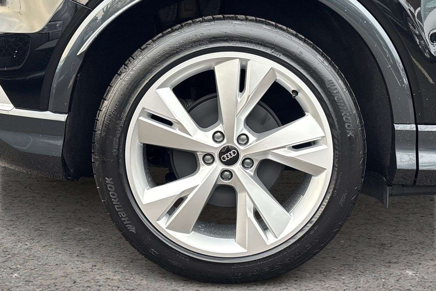 Used Audi Q4 e-tron 2025 for sale - 78010387: Photo 5