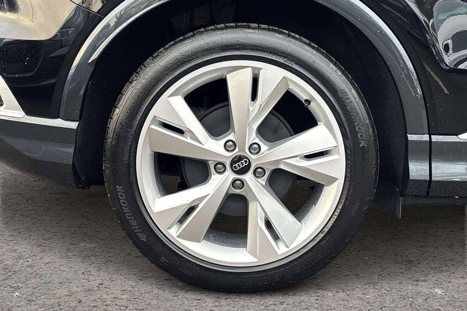 Used Audi Q4 e-tron 2025 for sale - 78010387: Photo 9