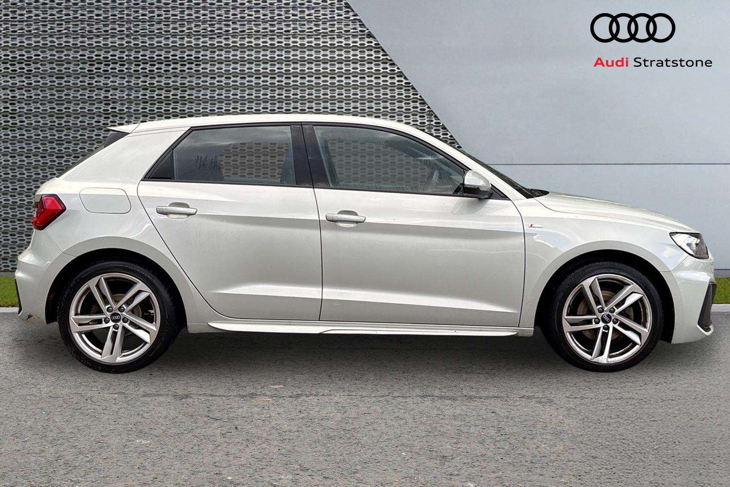 Used Audi A1 2023 for sale - 76401236: Photo 4