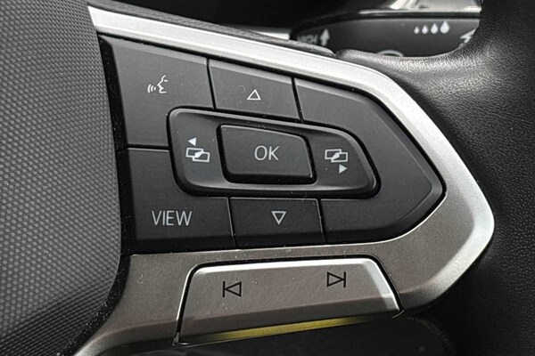 Used Volkswagen T-Roc 2023 for sale - 75523043: Photo 29