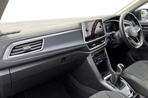 Used Volkswagen T-Roc 2023 for sale - 75523043: Photo 2