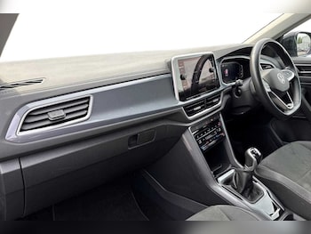 Used Volkswagen T-Roc 2023 for sale - 75523043: Photo