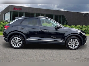 Used Volkswagen T-Roc 2023 for sale - 75523043: Photo