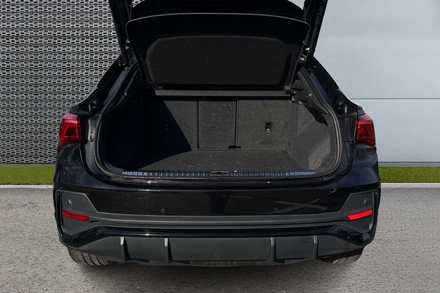 Used Audi Q3 2023 for sale - 77726665: Photo 13