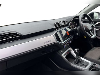 Used Audi Q3 2023 for sale - 76955208: Photo