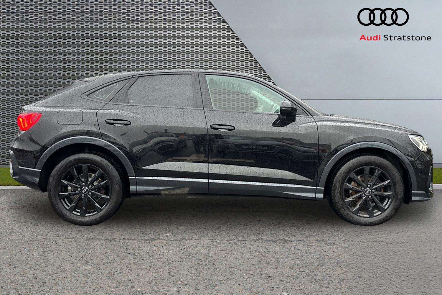 Used Audi Q3 2023 for sale - 76955208: Photo 4