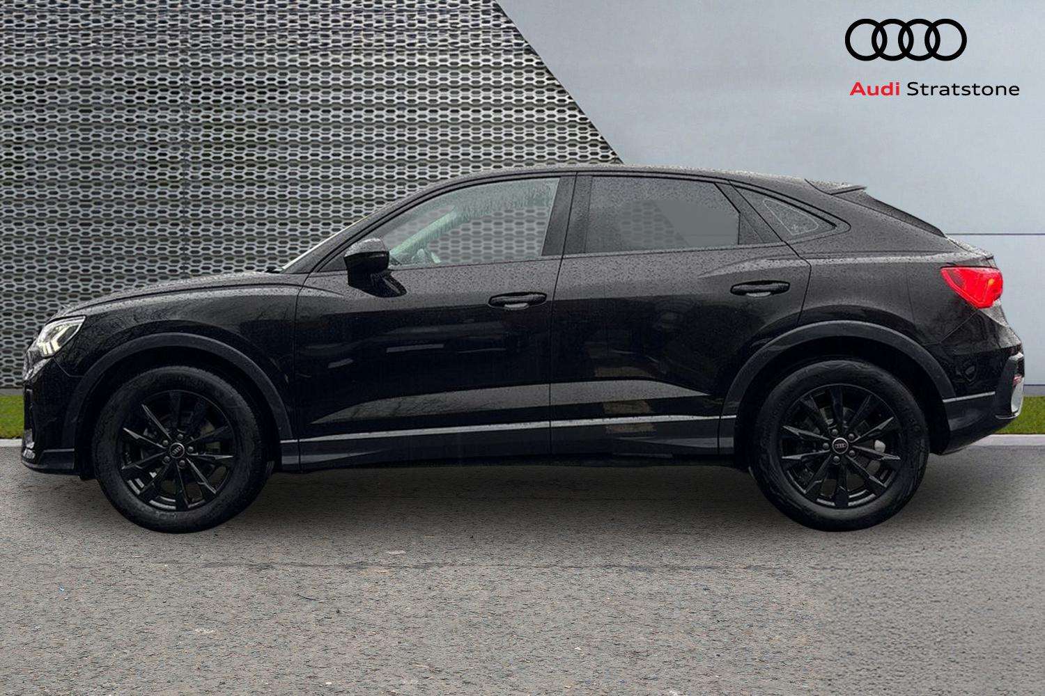 Used Audi Q3 2023 for sale - 76955208: Photo 8