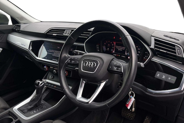 Used Audi Q3 2021 for sale - 76262510: Photo 6