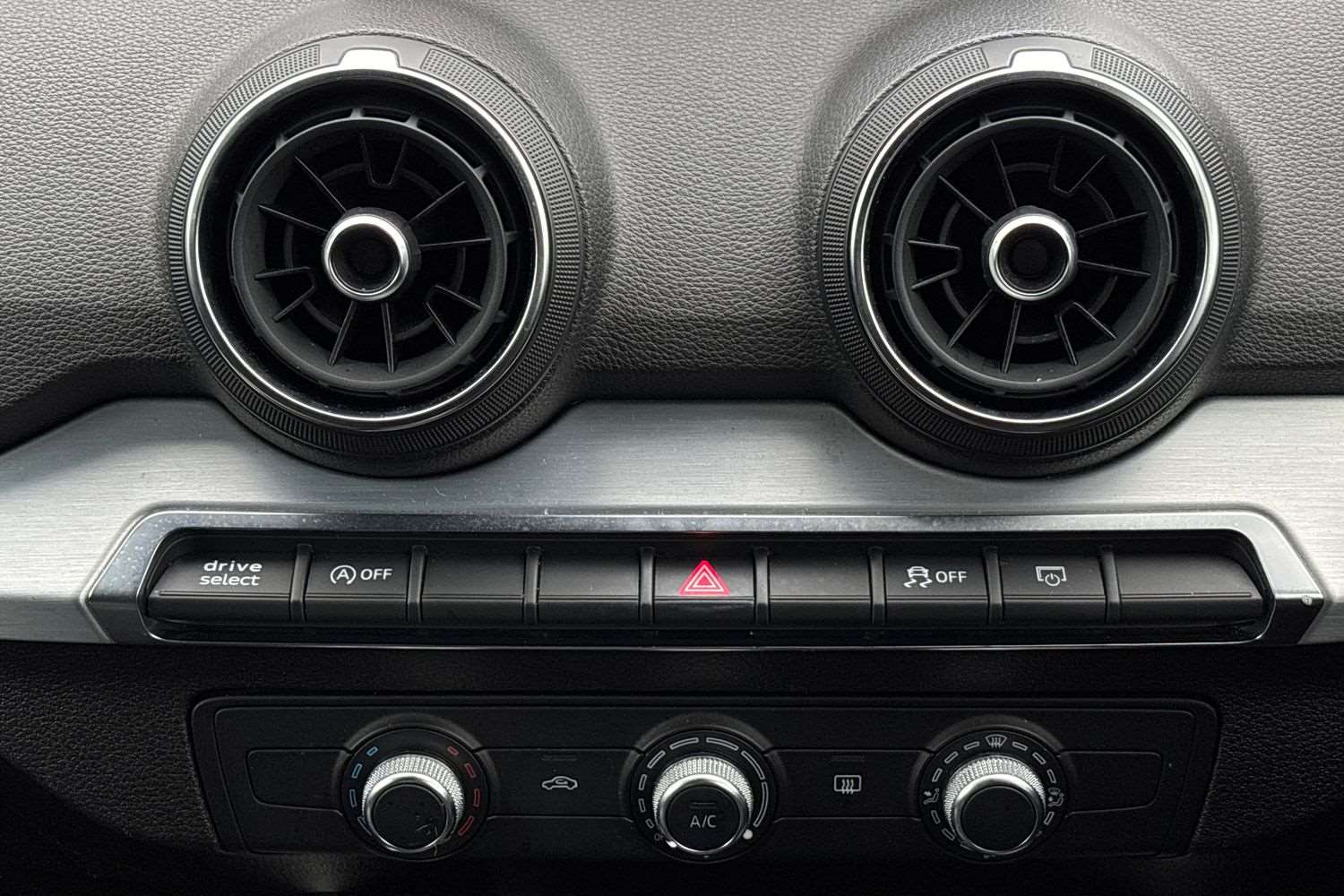 Used Audi Q2 2018 for sale - 76421066: Photo 28