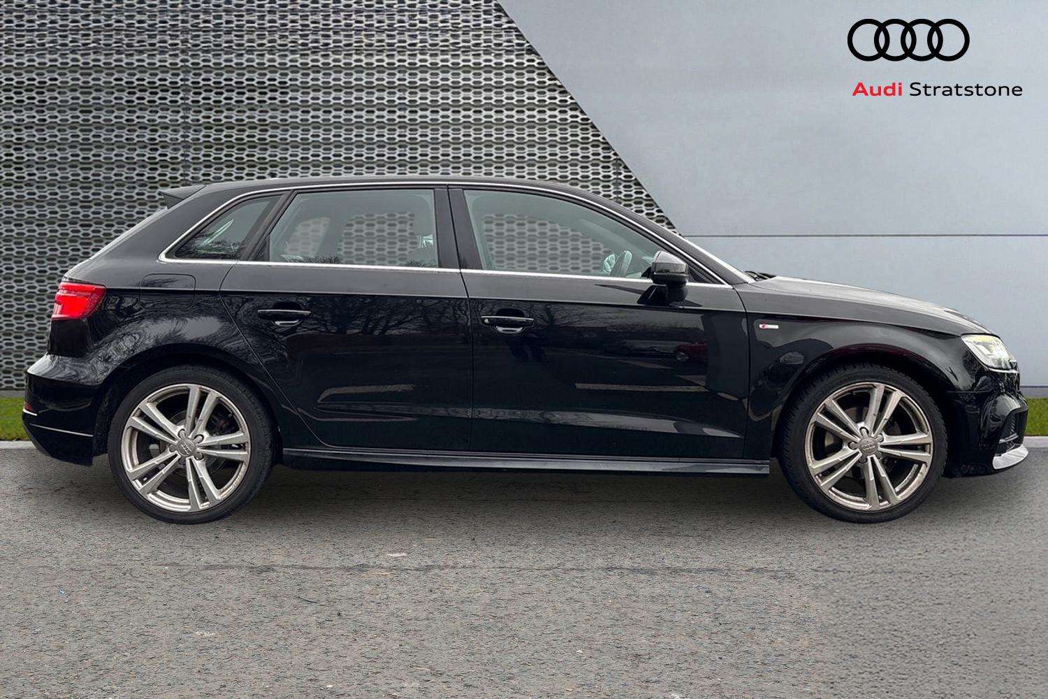 Used Audi A3 2018 for sale - 77294277: Photo 4