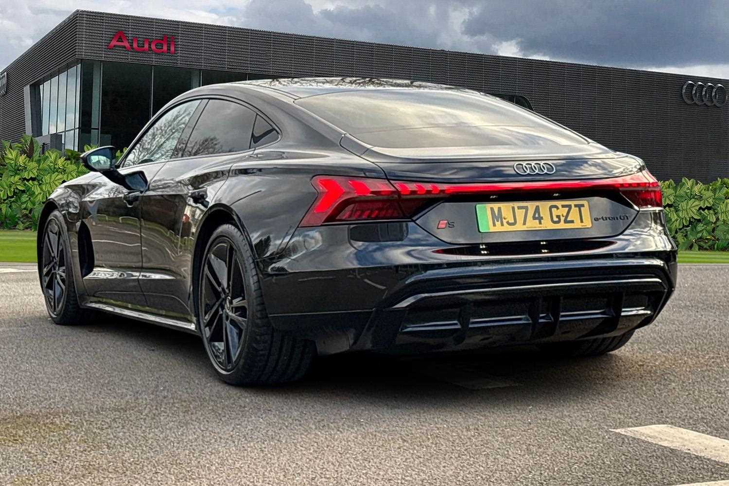 Used Audi e-tron GT 2024 for sale - 77648922: Photo 3