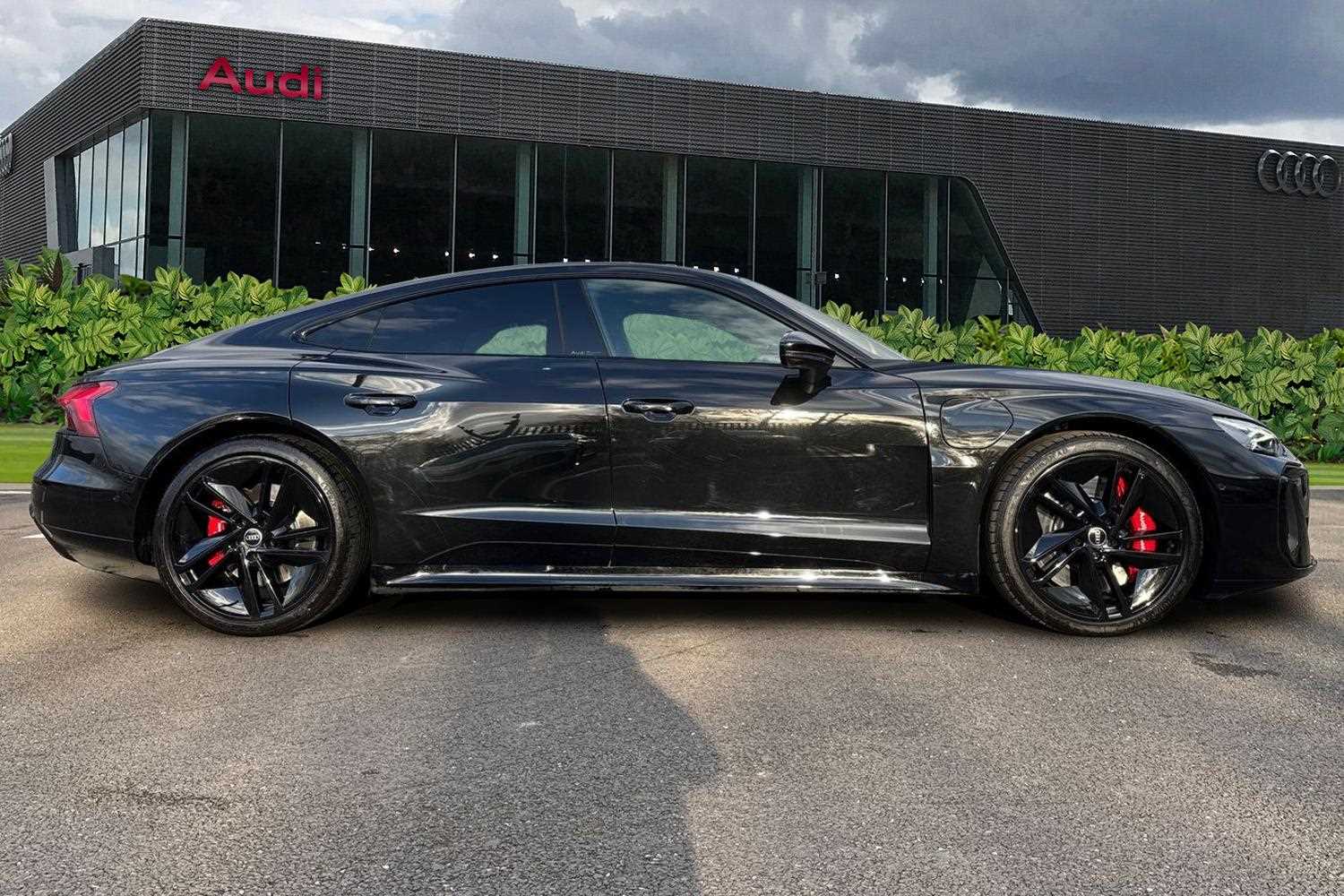 Used Audi e-tron GT 2024 for sale - 77648922: Photo 4