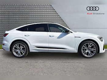 Used Audi e-tron 2023 for sale - 79002236: Photo