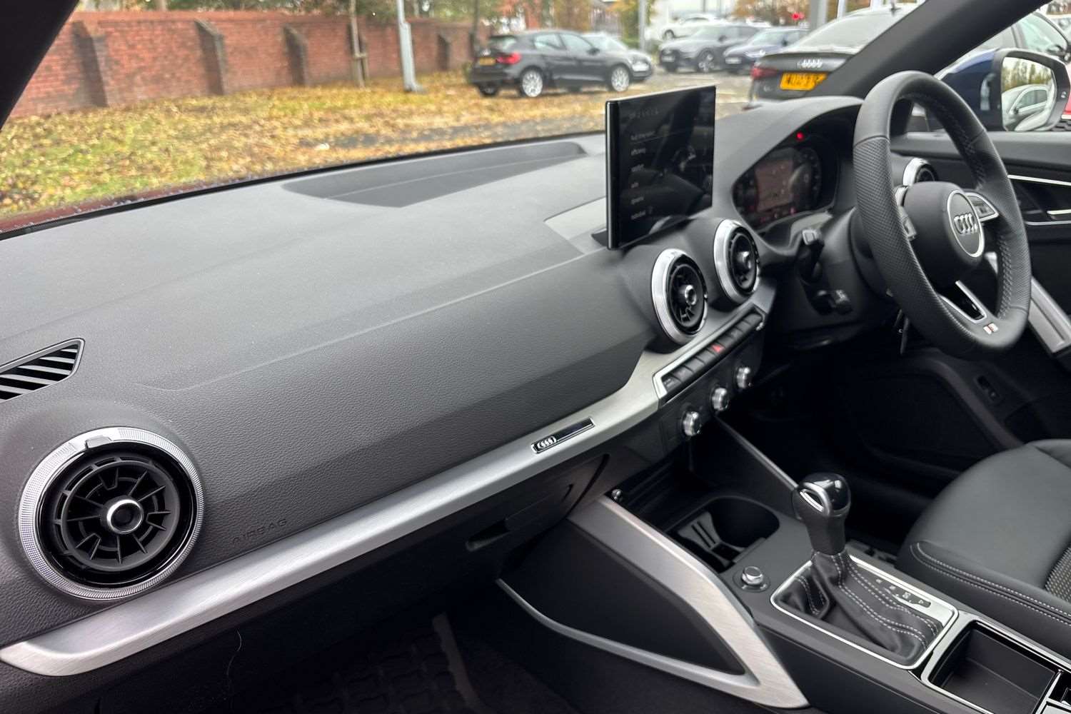 Used Audi Q2 2025 for sale - 77076582: Photo 2