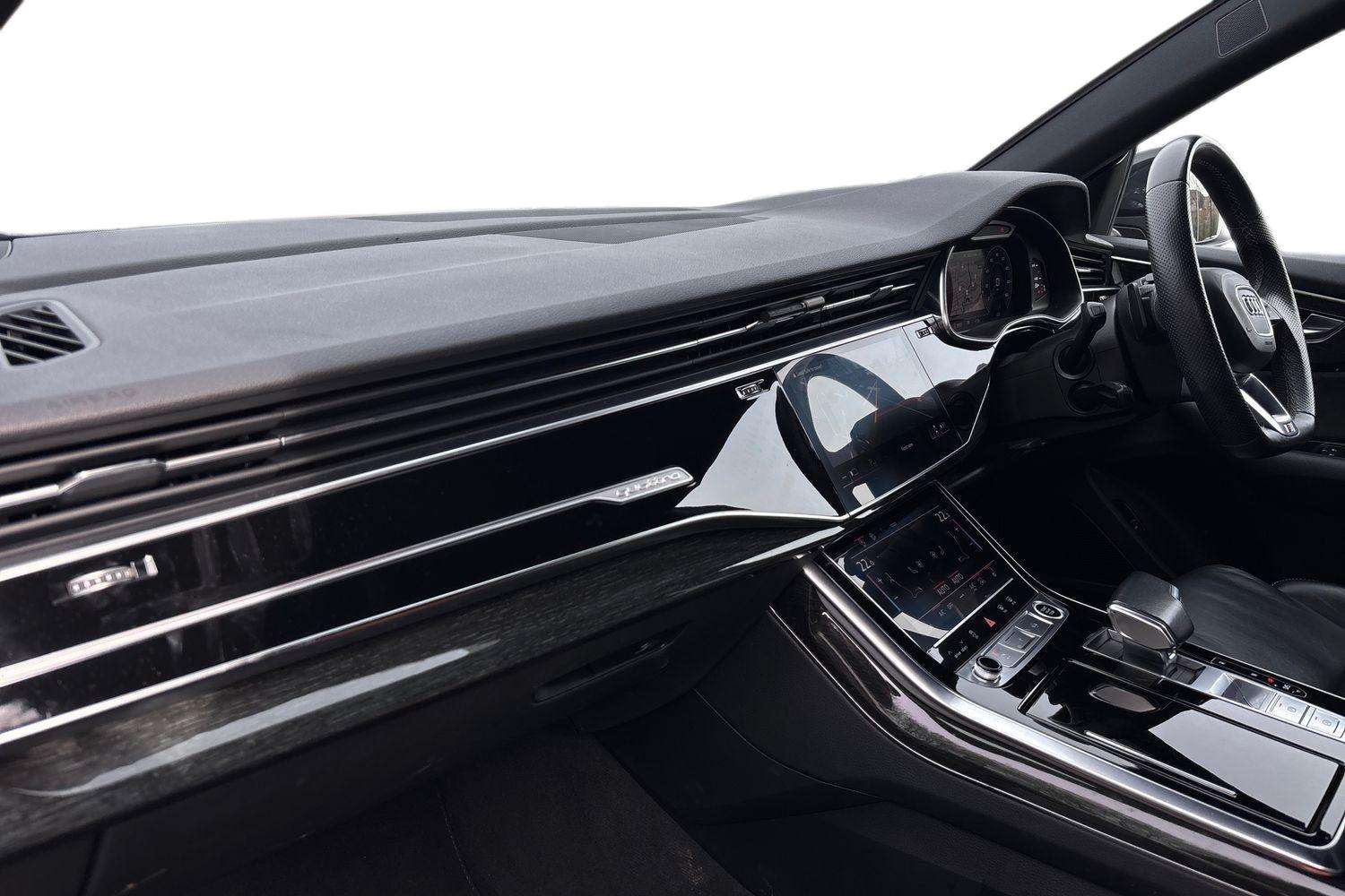 Used Audi Q8 for sale - 77996264: Photo 2