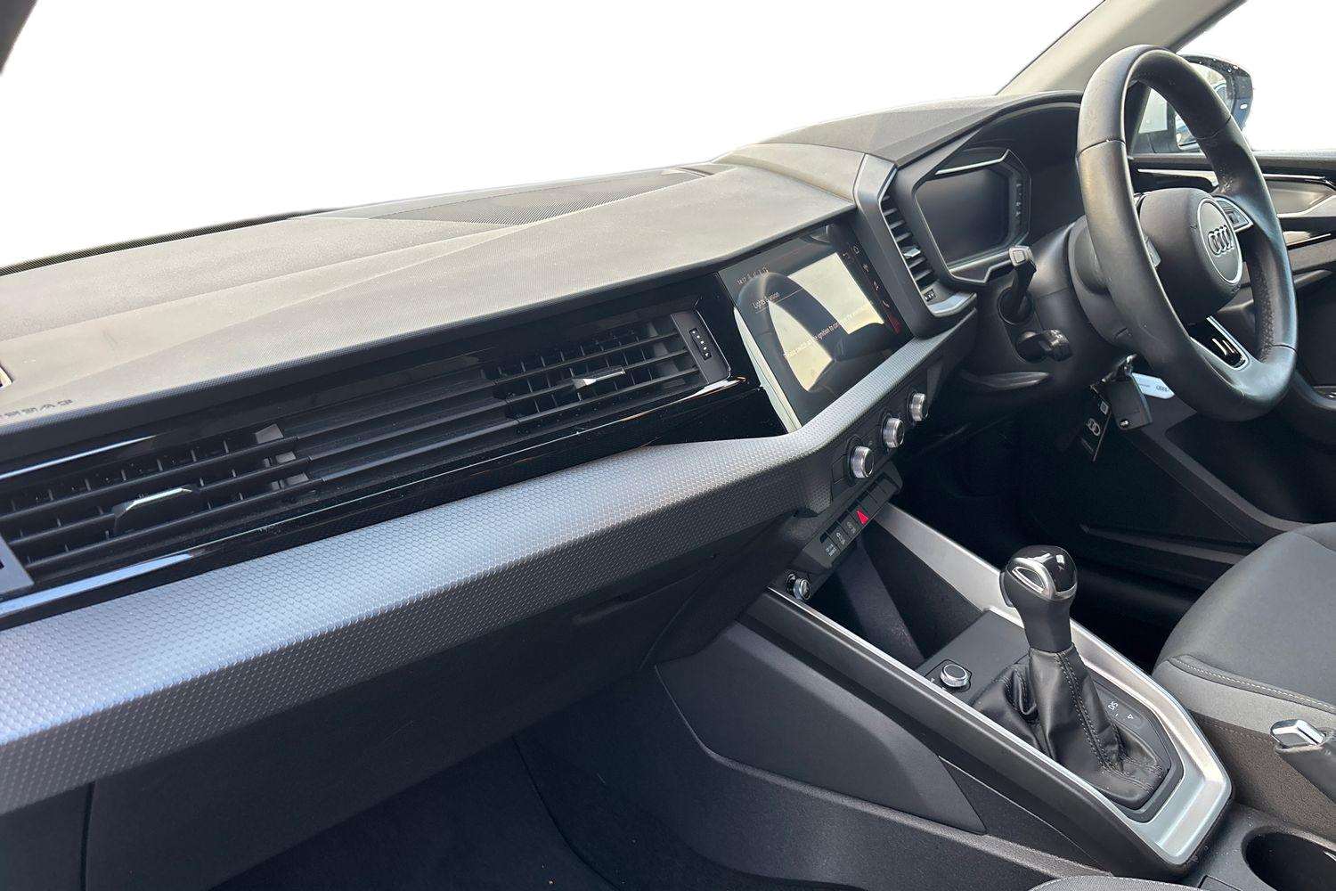 Used Audi A1 2023 for sale - 76827517: Photo 2