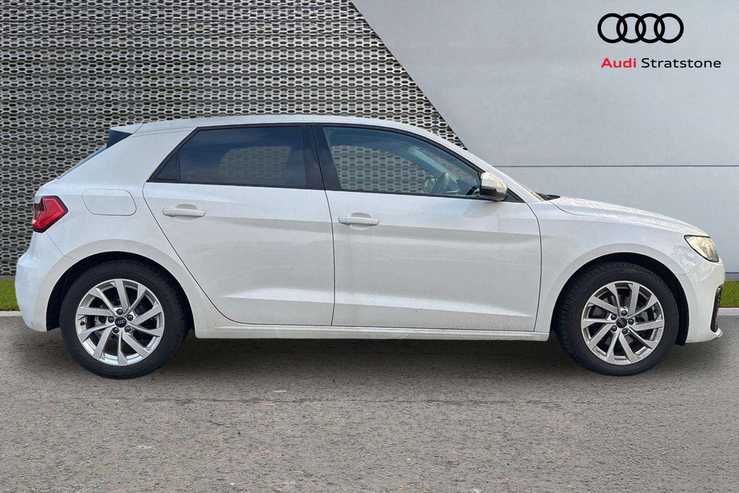 Used Audi A1 2023 for sale - 76827517: Photo 4