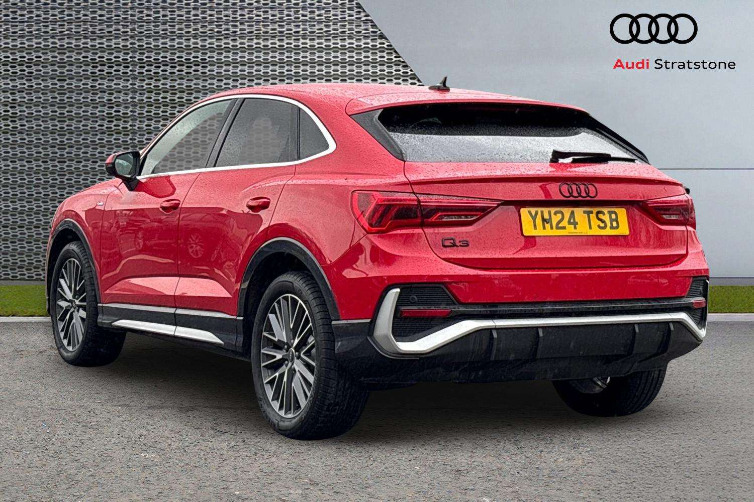 Used Audi Q3 2024 for sale - 77706742: Photo 3