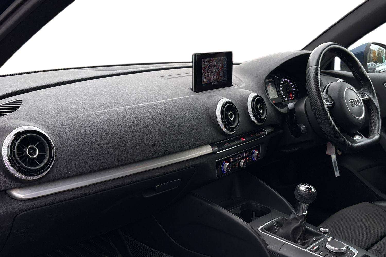 Used Audi A3 2016 for sale - 76310856: Photo 2