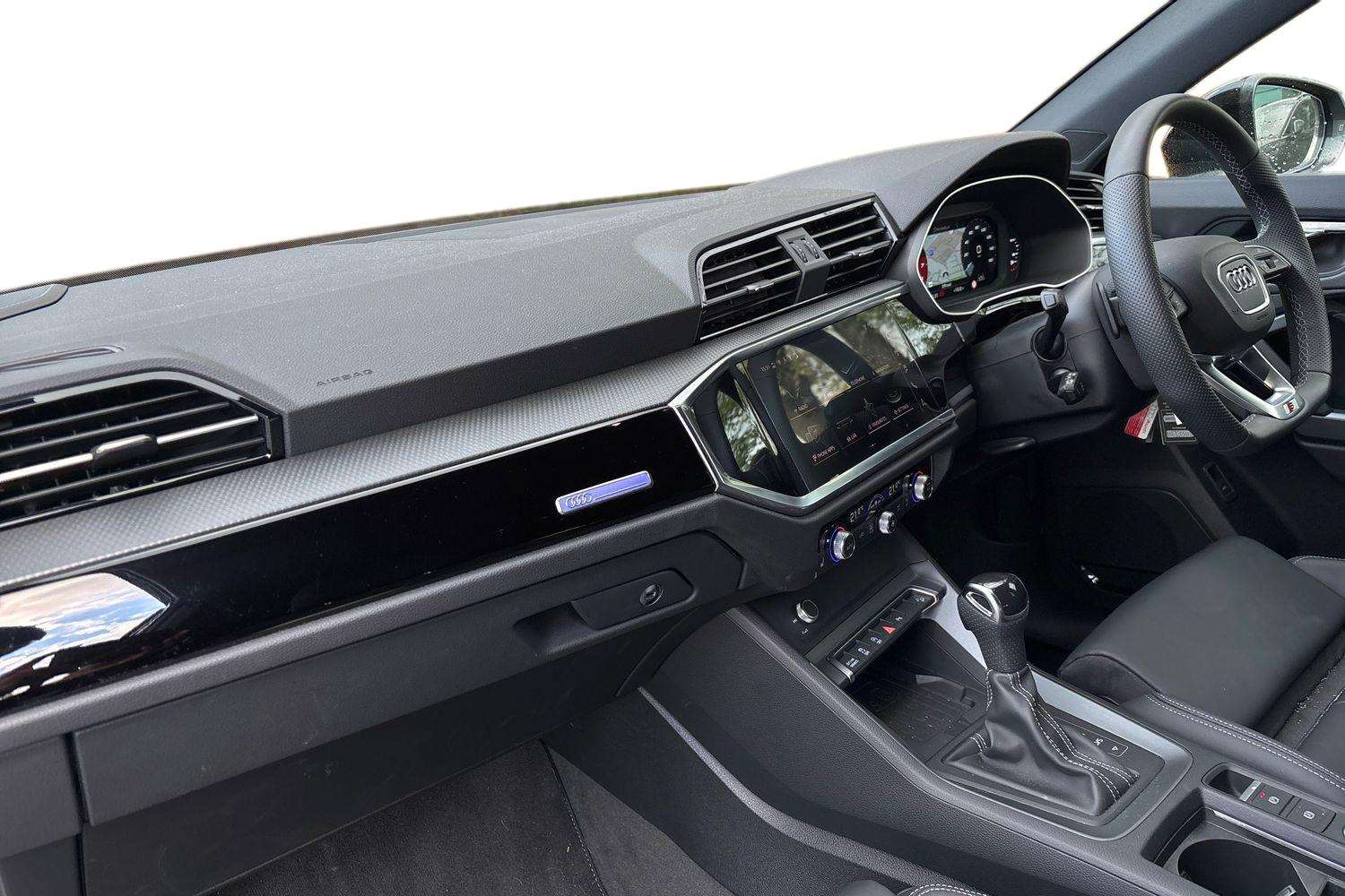 Used Audi Q3 2025 for sale - 76373742: Photo 2