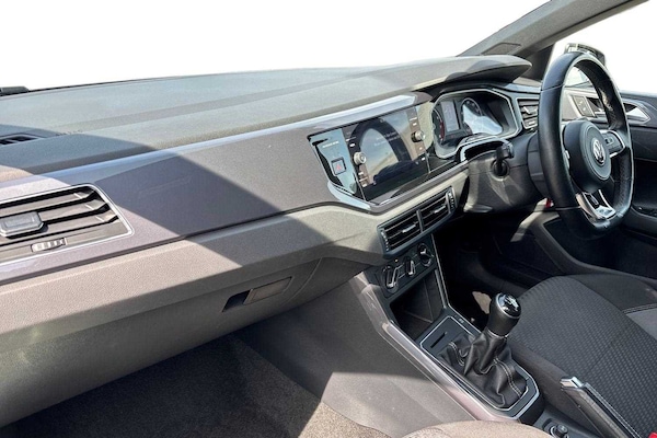 Used Volkswagen Polo 2020 for sale - 76230396: Photo 2