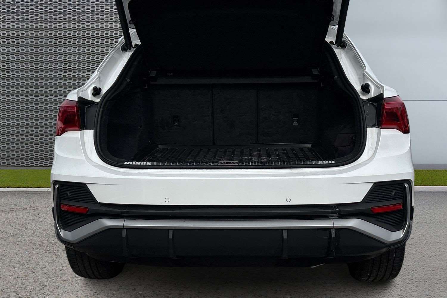 Used Audi Q3 2024 for sale - 77996260: Photo 13